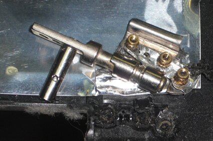 ремонт петель в ноутбуке киев